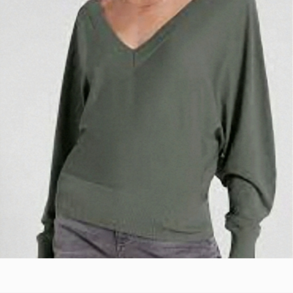 Express Double VNeck Lightweight Silky Sweater SZ S Cream